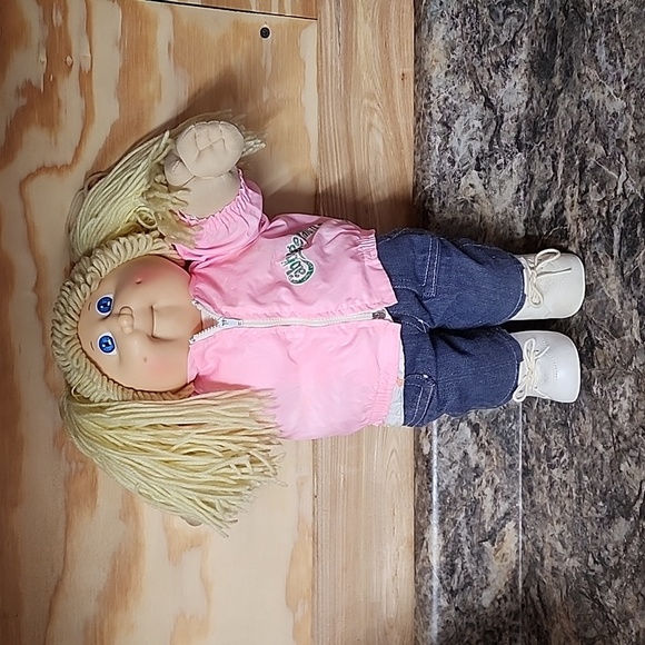 cabbage patch Other - Hm2 Cabbage Patch Doll with Xavier Roberts Signature